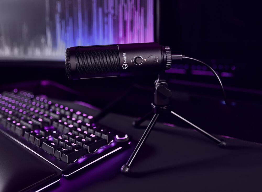 LORGAR Advanced streaming kit — microphone on a compact stand